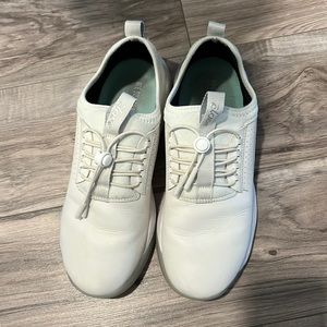 Clove Nursing Shoes